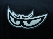 CAMISETA ESTAMPA LED OLHOS
